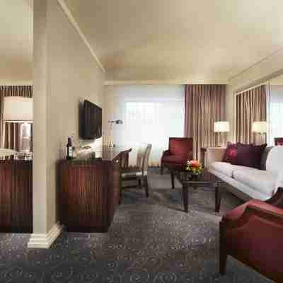 Vogue Hotel Montreal Downtown, Curio Collection by Hilton Rooms