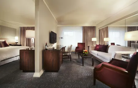 Vogue Hotel Montreal Downtown, Curio Collection by Hilton