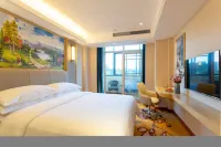 Vienna Hotel (Huazhou Lvjing International) Hotels in Huazhou