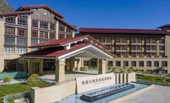 Xinjiang Heavenly Holy Spring Resort Hotel