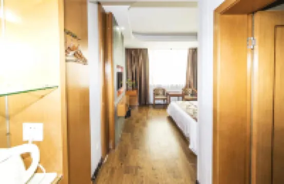 Yuanling Grand Hyatt Hotel