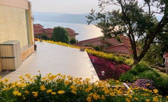 Lakeside Kafka Golf Holiday Villa