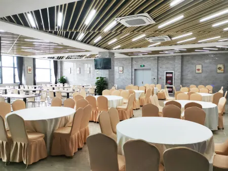 YuandaHotel Отели рядом с достопримечательностью «Dafenggang Ocean World»