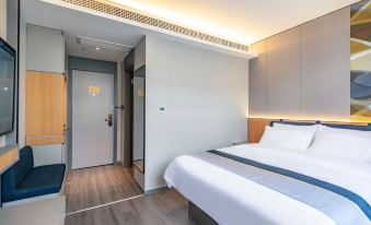 Homeinn Selected Hotel (Shanghai Yanggao Middle Road Lantian Road Subway Station)