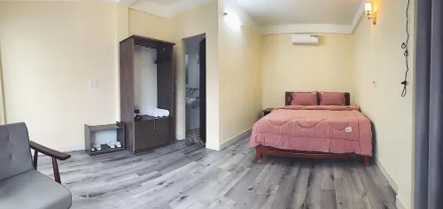 Nana Lee Homestay & Restaurant - 2-Star