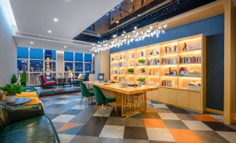 Meisu Tianqing High Altitude View Hotel (Chongqing Jiefangbei Hongya Cave)