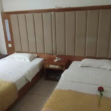 Danfeng Youth Business Hotel