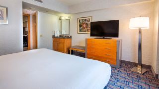 embassy-suites-by-hilton-chicago-o-hare-rosemont
