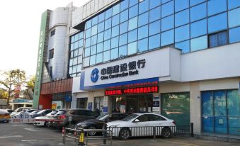 Shaoguan Donghai Dragon Palace Business Hotel (Shaoguan East Station Store)