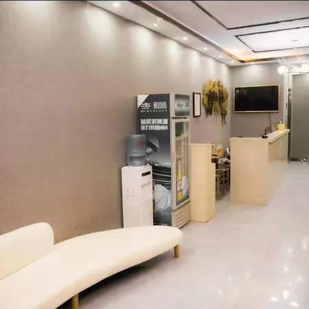 Fengqiu Xingyao Theme Hotel