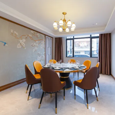 Vienna International Hotel  Qianjiang Qianyang West Road  Bus Station