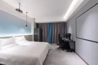 i Electronic Sports Hotel (Xuchang Cao Wei Ancient City Fat Donglai People's Store) - Esports