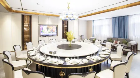 Jingxi Changtian Emerald Hotel Отели рядом с достопримечательностью «yi cui hu gong yuan»