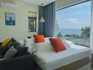 Shenzhen far tide sea view b&B