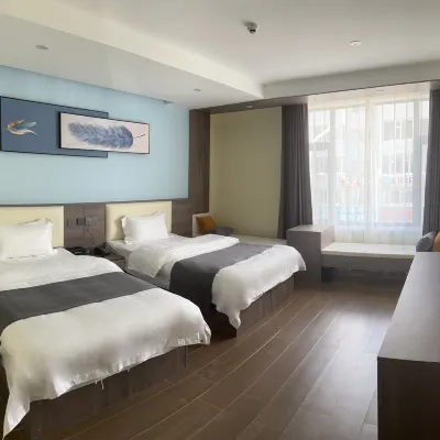 True Hotel (Yanji Pedestrian Street Qiansheng Shopping Plaza) Hotels near Bu'erhatong River