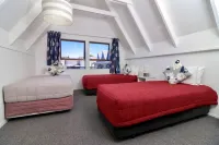 Gables Lakefront Motel