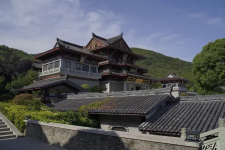 Yangshenggu Отели рядом с достопримечательностью «Yuanfu Wanning Palace»