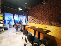 Mr .w Youth Hostel (Old Town)