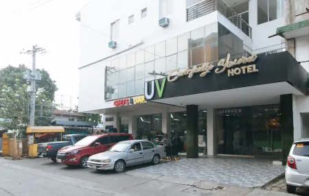 UrbanView @ Lacson Street Bacolod City by RedDoorz