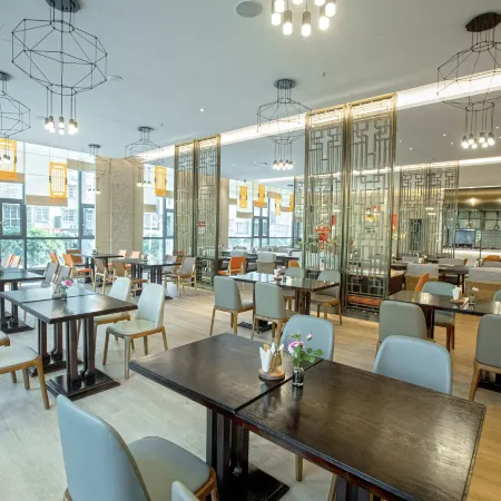 Mercure Realm Hotel (Danyang Government Pharmaceutical Vocational College Branch)