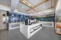 Deqing High Speed Railway Station Kaiyuan Life Hotel