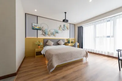 雲上電競電影酒店（臨沂大學城國際博覽中心店） 鄰近臨沂大學外國語學院的酒店