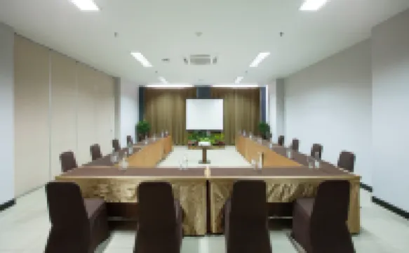ROOMS INC d'botanica Bandung
