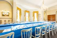 Woodland Manor Hotel Hotels in Clapham
