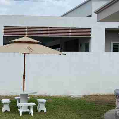 Ipoh Town Canning Garden Football Table Pets OK Hotel Exterior