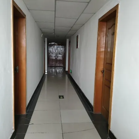 Shihezi Huaxi Hotel