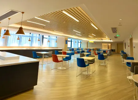 Changsha Xingsha Haichuang Center  Hotel Отели рядом с достопримечательностью «Hunan Engineering Polytechnic»