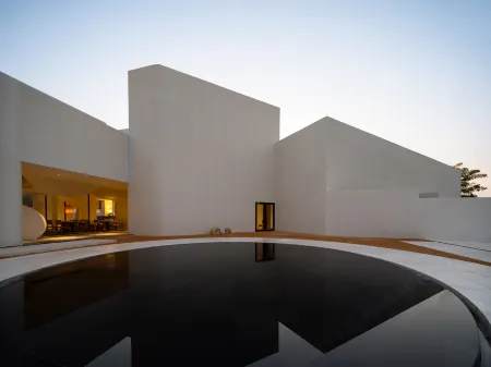 LANNIX HOTEL Отели рядом с достопримечательностью «Dongshan Wharf»