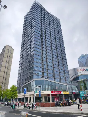 Butterfly Love Flower City Homestay (Huzhou Wuyue Square Branch)