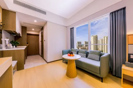 MGM Hotel (Kailin Plaza Branch ofZhengzhou High Speed Rail EastStation)