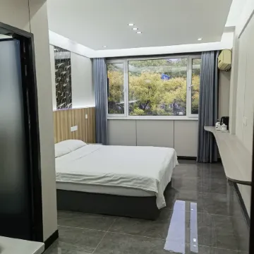 Weixian Friendship Hotel