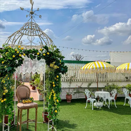 Desert Island Rose Antique Homestay (Leshan Shihao Plaza High-speed Railway Station)