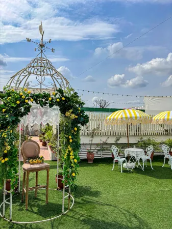 Desert Island Rose Antique Homestay (Leshan Shihao Plaza High-speed Railway Station)