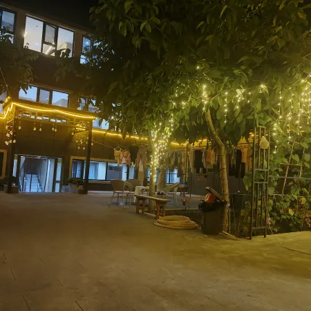 Minliu Homestay (Yining Airport Yining Railway Station)