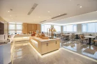 Qingmu Platinum Hotel (Wuhu Bay Lan Deke Commercial Plaza)