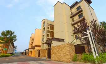 Yufeng Beach Resort B&B (Tangshan Bay Beach Store)