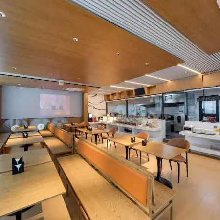 Hemei Courtyard Resort Hotel (Meimei Shopping Center Museum)