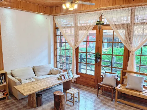 Guiyu Homestay (Zhaoxing Dong Village Scenic Area)