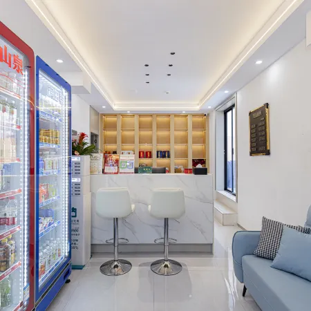 Lohas Hotel (Shangrao Wannian Caifu Pedestrian Street Runfeng Shopping Plaza)