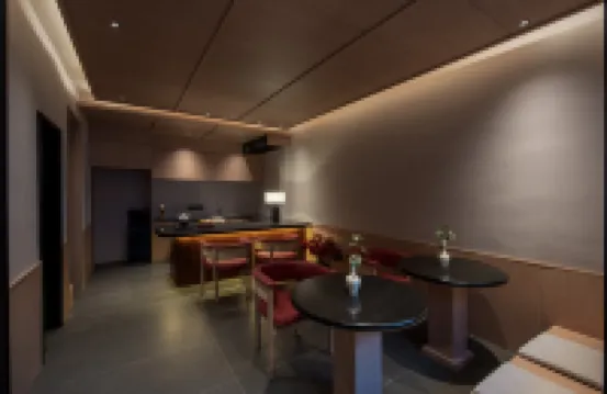 Runwu Homestay (Wuyi Square & IFS Center)