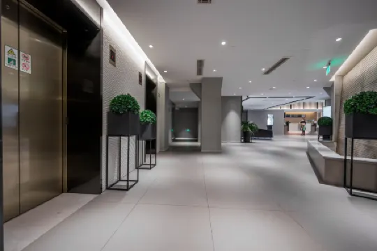 Homeinn Selected Hotel (Shanghai Sinan Road) Отели рядом с достопримечательностью «Taofen Memorial Hall»