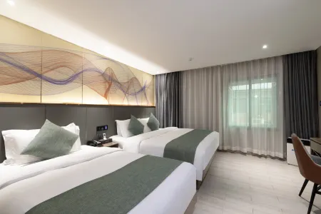 MeiYe Bohao Hotel (Guangzhou Dongxiaonan Subway Station，Sun Yat-sen Memorial Hospital South Campus)