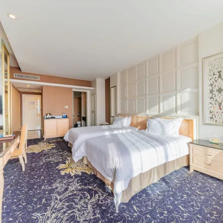 Dongguan Silver Holiday Hotel Отели рядом с достопримечательностью «Железнодорожная станция Чанпин»