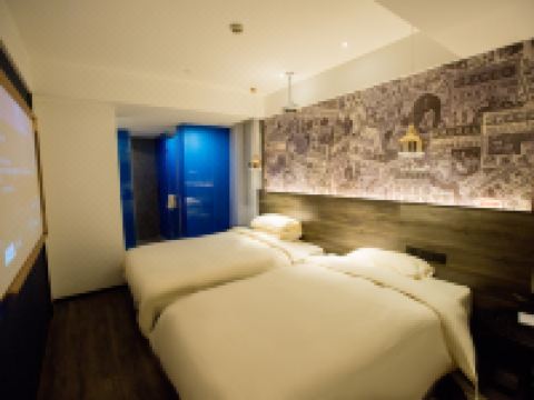 上海大师电竞酒店 - 家庭房(幕布投影）