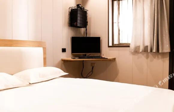 易佰良品酒店（武陟紅旗路興華家電店）