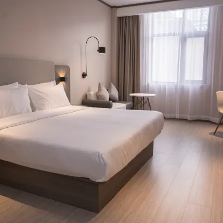 HanTing Hotel (Baoji Long County Longzhou Square)